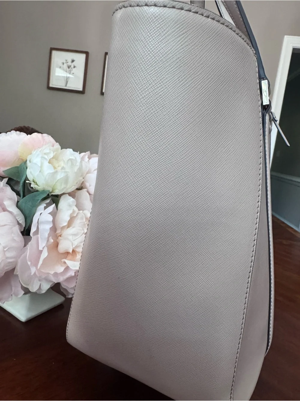 Kate Spade Bleecker Saffiano Leather Large Zip Top Tote Bag Greige Taupe